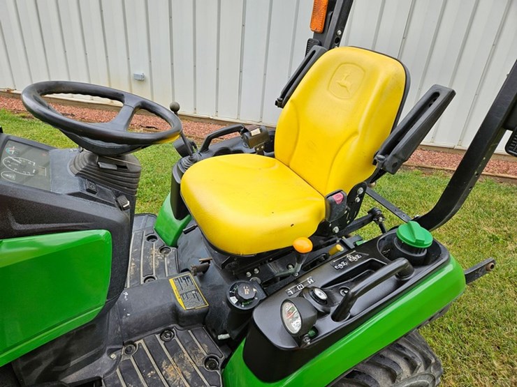 john-deere-1025r-image-31