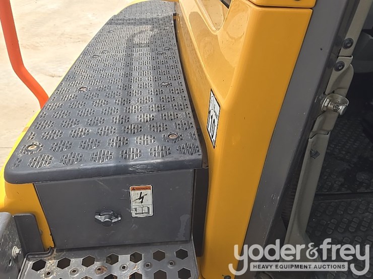 2021-volvo-a25g-image-48
