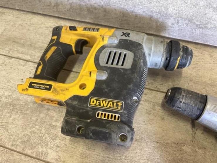 dewalt-and-ryobi-power-drills-image-2