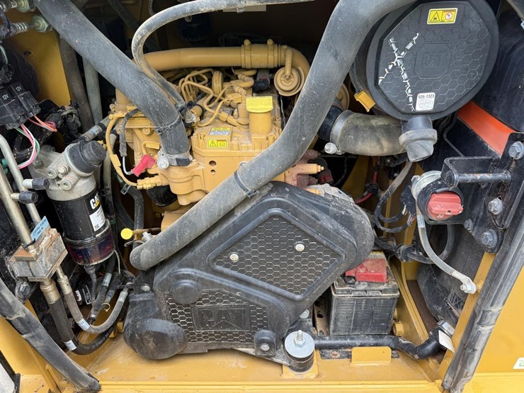 2024-caterpillar-255-image-16