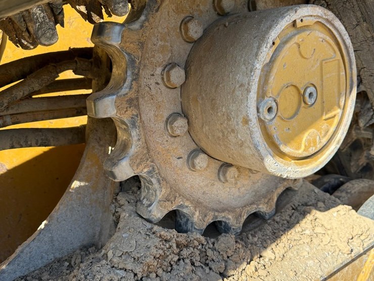 2021-caterpillar-299d3-image-7
