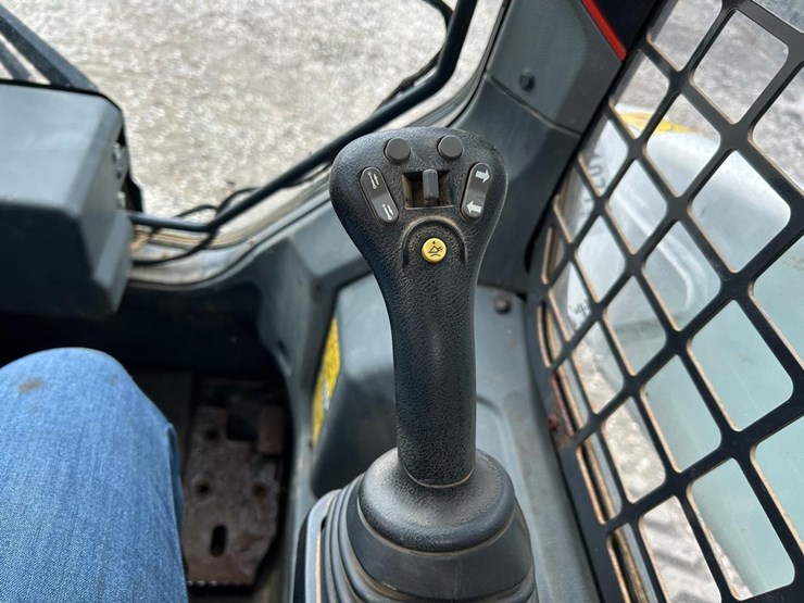 2020-bobcat-t76-image-21