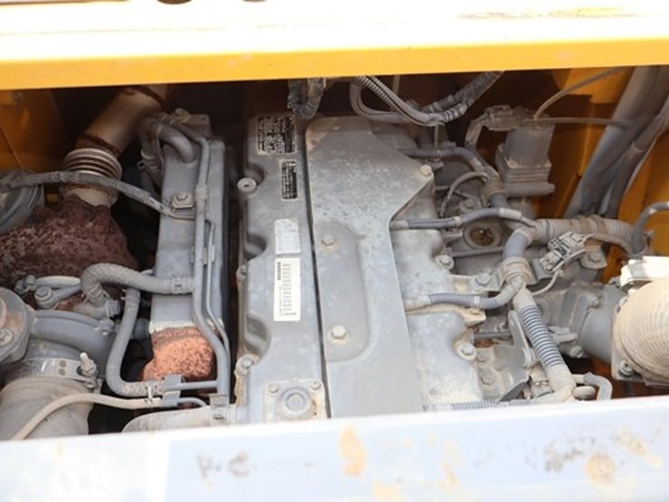 2016-deere-135g-image-33