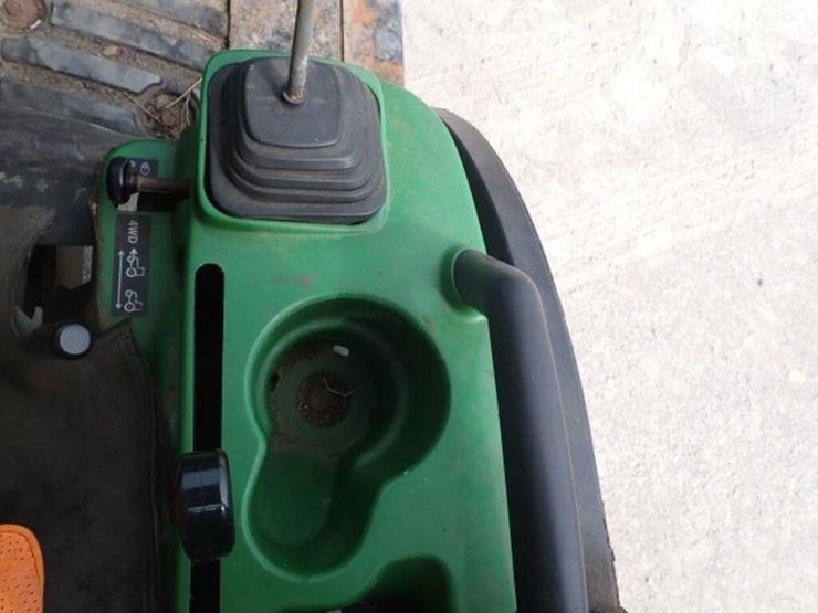 2011-john-deere-1023e-image-46