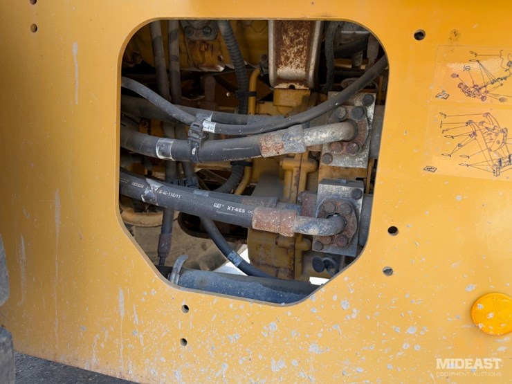 2014-caterpillar-930k-image-8
