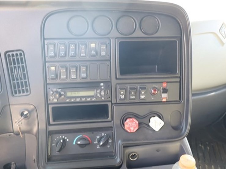 2012-international-prostar-image-28
