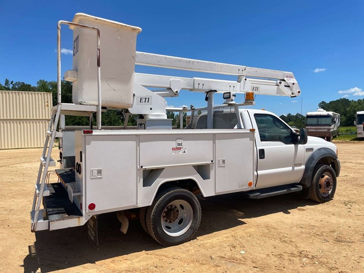 2006-ford-f550-image-3