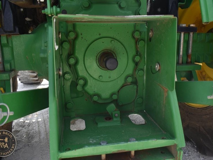 2021-john-deere-5045e-image-45
