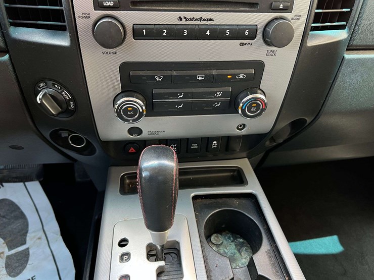 2012-nissan-titan-image-39