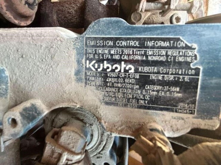 2018-kubota-ssv65-image-34