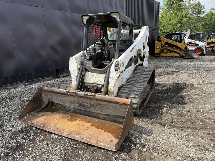 2019-bobcat-t740-image-8