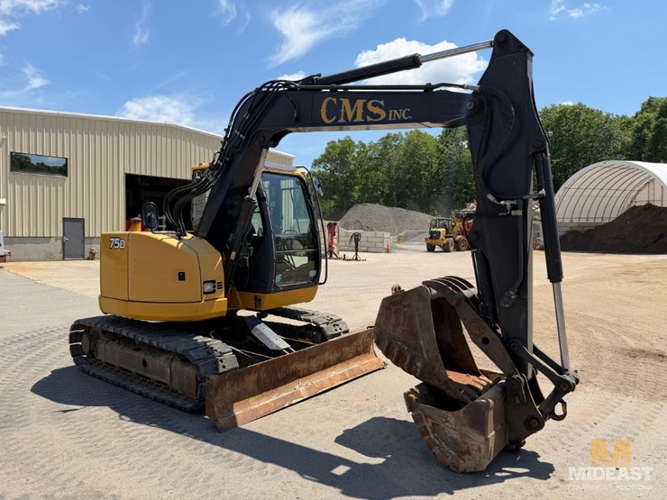 2011-deere-75d-image-7