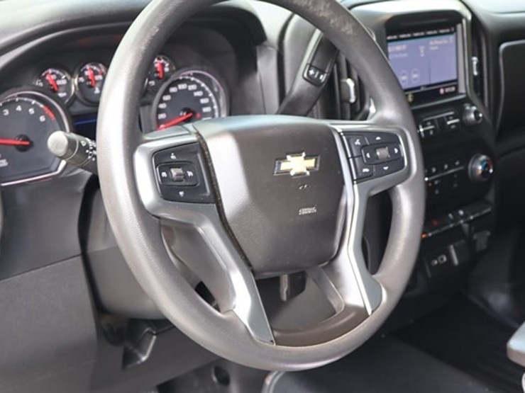 2020-chevrolet-silverado-1500-lt-image-17