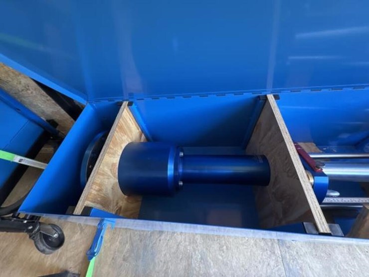 mueller-8in-gas-tapping-trailer-image-29