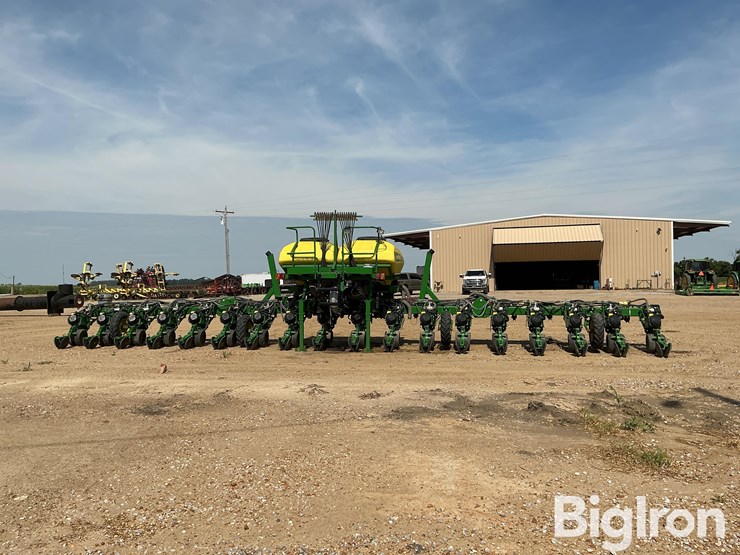 2019-john-deere-dr18-image-6