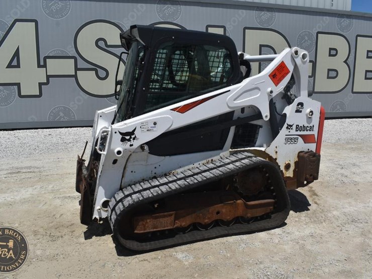 2019-bobcat-t595-image-10