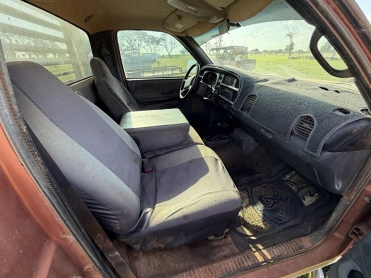 2001-dodge-ram-2500-image-16