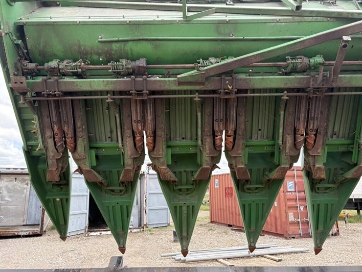 john-deere-12-image-7
