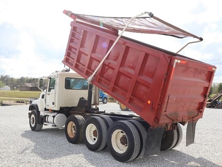 #516-•-2007-mack-cv713-tri-axle-dump-truck-image-3