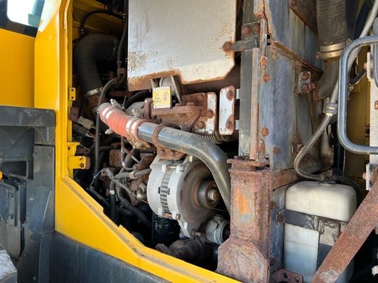 2021-komatsu-wa200-8-image-11