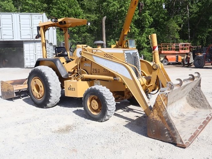 2005-deere-210le-image-7
