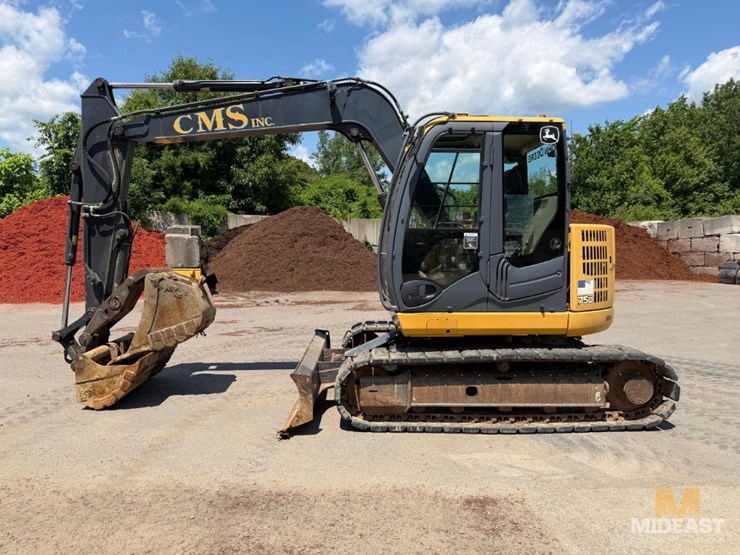 2011-deere-75d-image-2