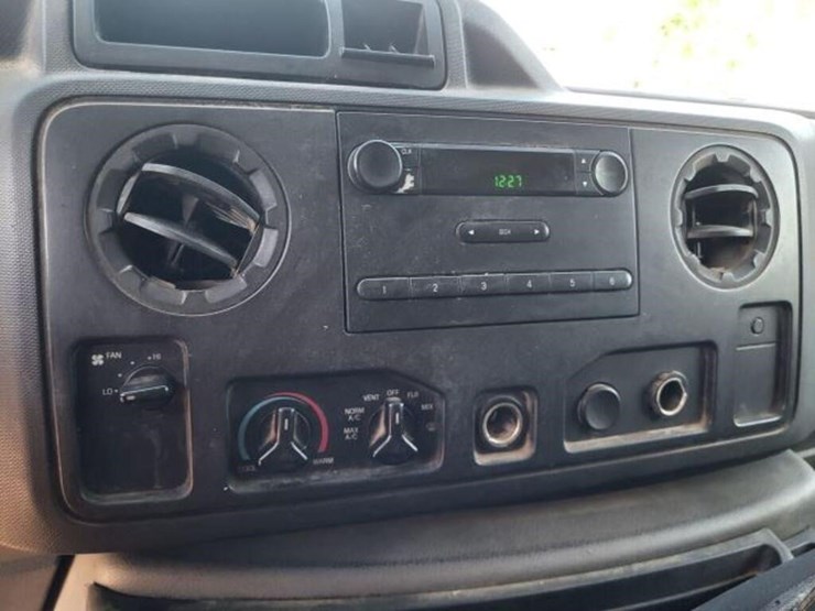 2009-ford-e450-image-19