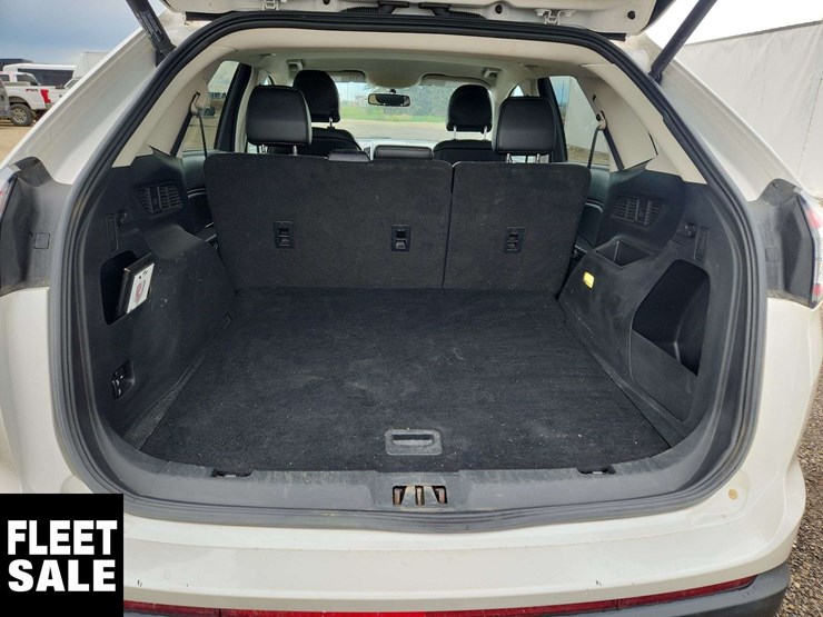2016-ford-edge-sel-image-8
