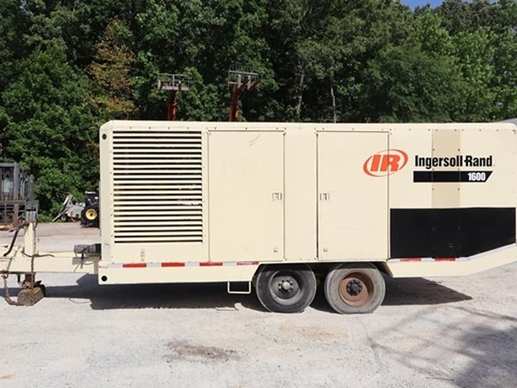 #1094-•-1999-ingersoll-rand-1600-mobile-air-compressor-image-2