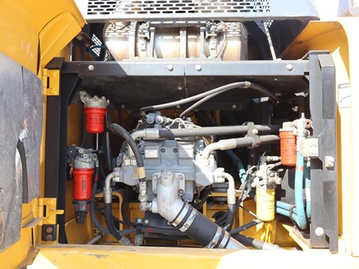 2017-deere-210g-image-10