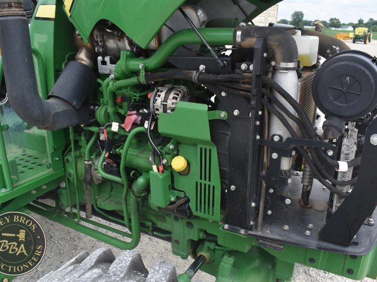 2021-john-deere-5045e-image-13