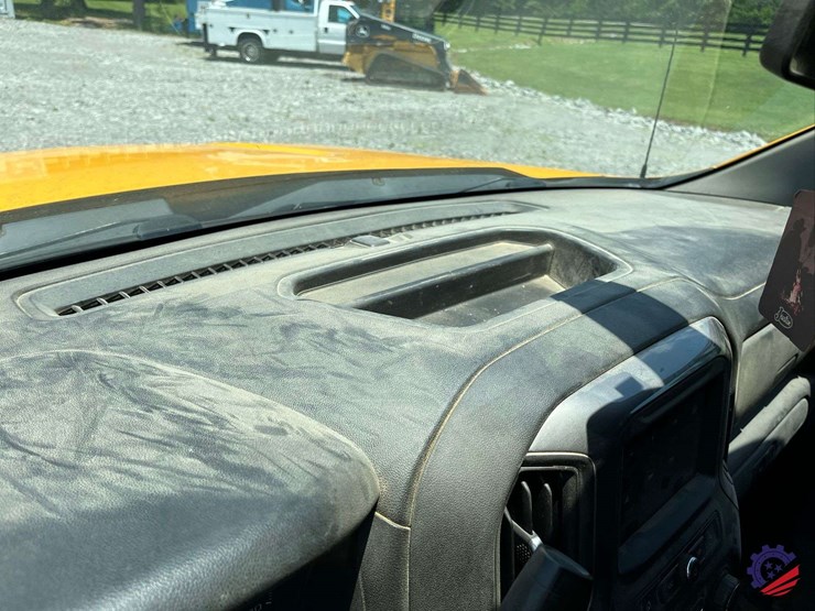 2021-chevrolet-silverado-4x4-pickup-truck-image-62