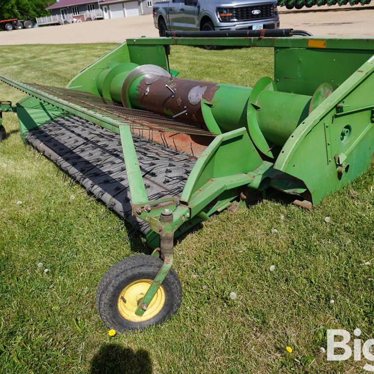 JOHN DEERE 212