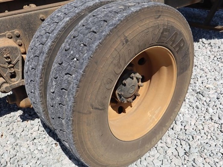 2010-international-transtar-8000-image-11
