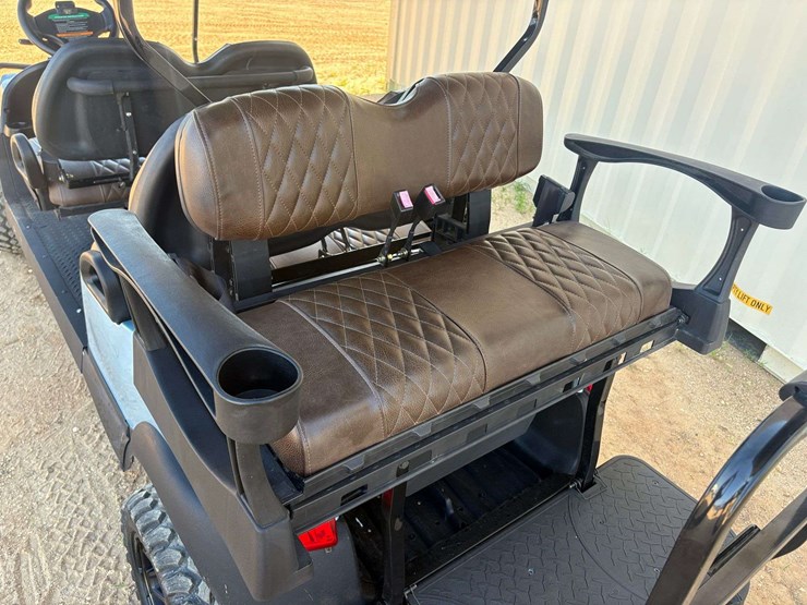2025-club-car-6-seater-gas-golf-cart-image-13