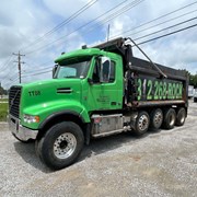 2016 VOLVO VHD104B200