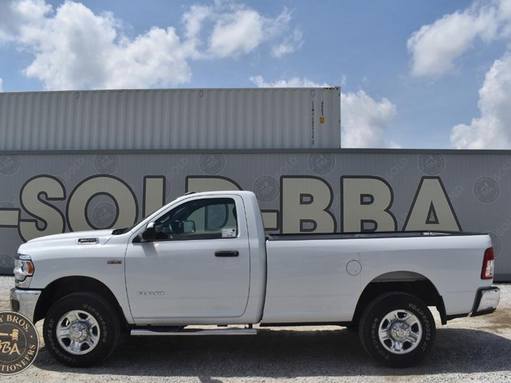 2022-ram-3500-hd-image-3