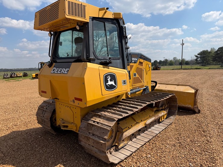 2021-deere-650k-lgp-image-5