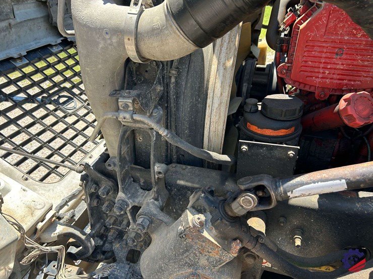 2011-volvo-vnl64t-day-cab-t/a-truck-tractor-image-92