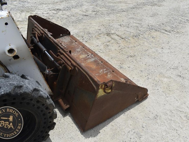 2016-bobcat-s570-image-10