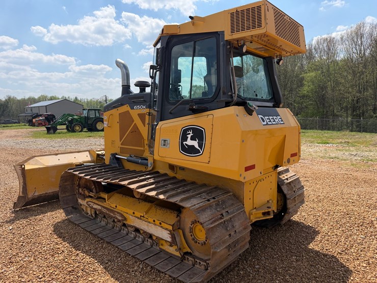 2021-deere-650k-lgp-image-3