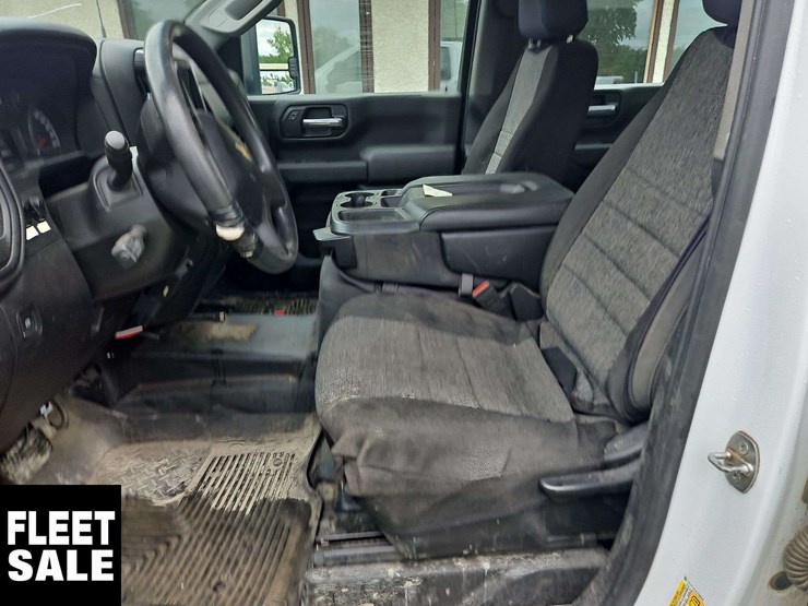 2020-chevrolet-silverado-2500hd-image-14