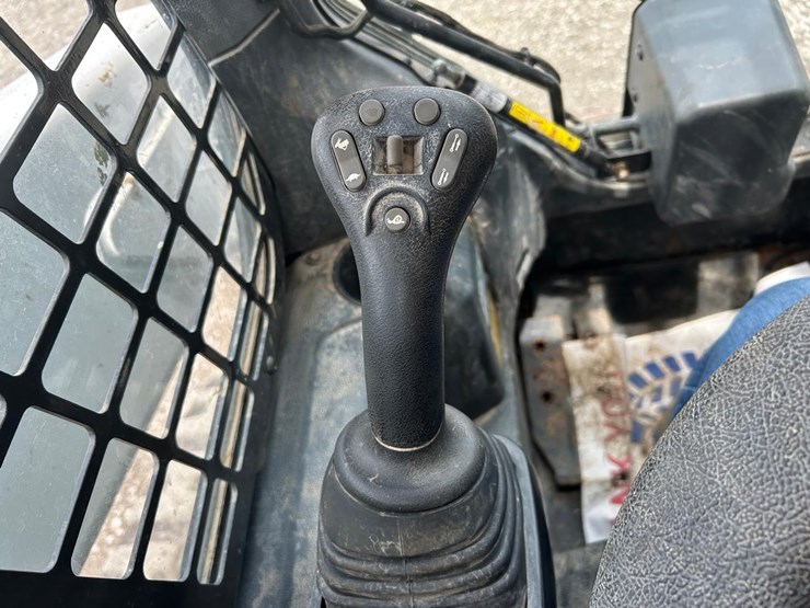 2022-bobcat-t76-image-26