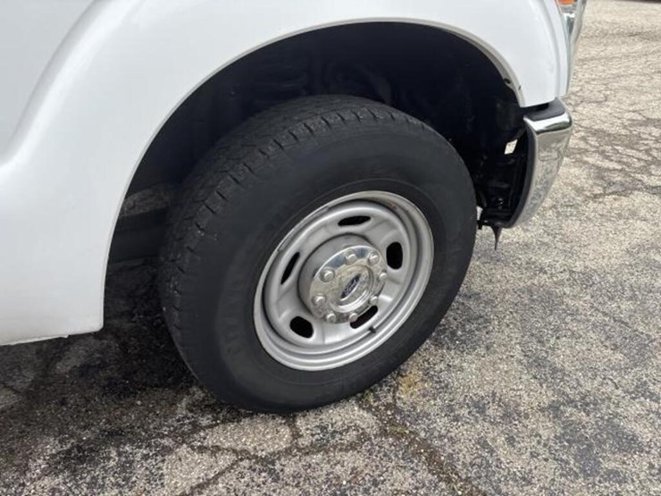2015-ford-f250-xl-image-11