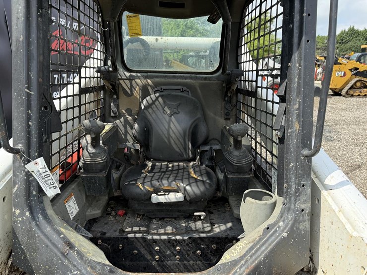 2019-bobcat-t740-image-12