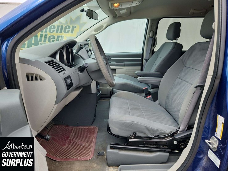 2010-dodge-grand-caravan-se-image-7