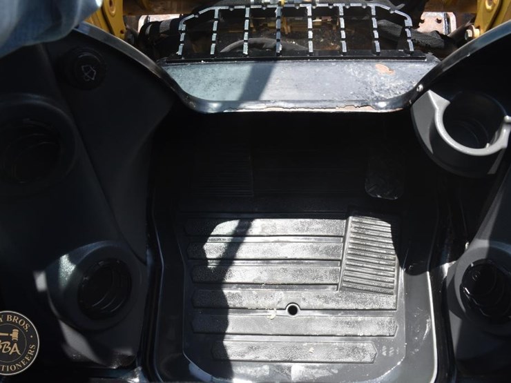 2018-caterpillar-257d-image-53