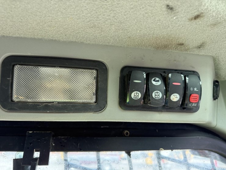 2018-caterpillar-279d-image-27
