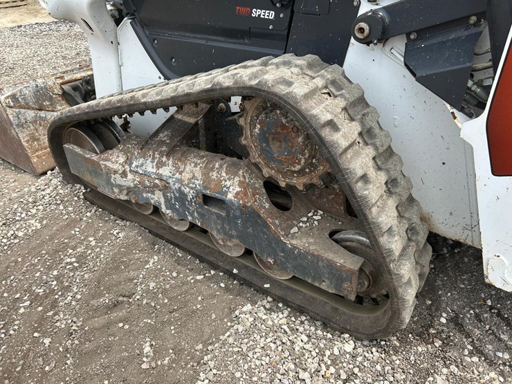 2022-bobcat-t76-image-17