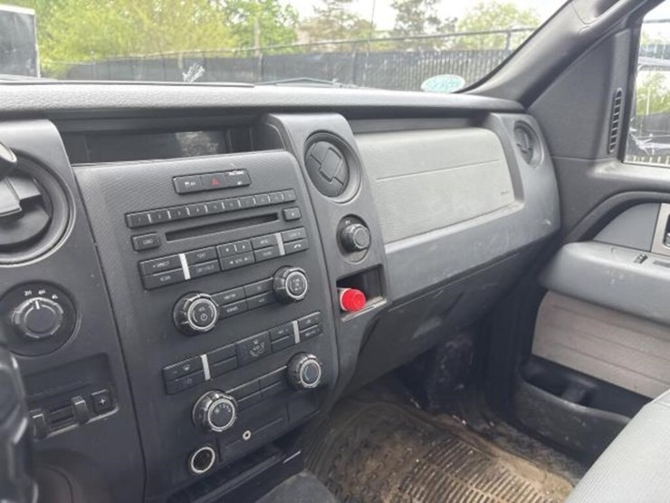 2011-ford-f150-xl-image-17